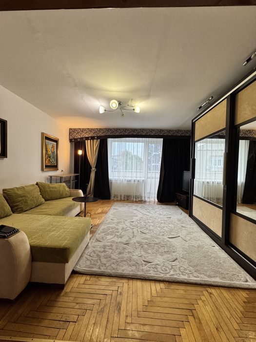 3 кім квартира інд. опал біля Нафти і газу.Можнапід Програми та Єоселю