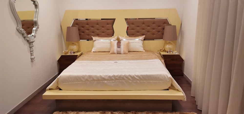 Quarto casal lacado cor creme e folha de mutene