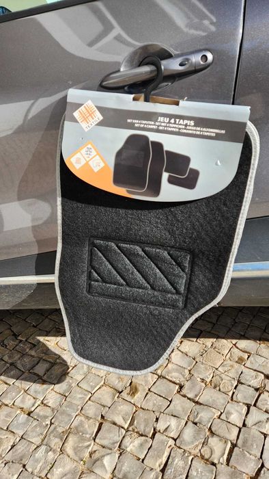 4 Universal Black Carpet Floor Mats431978997173473282