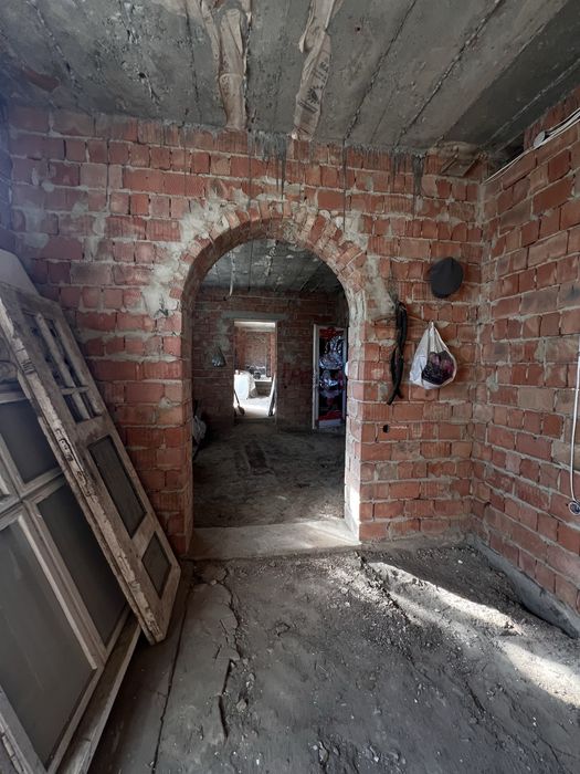 Продаж приміщення з гаражем в Чагрі