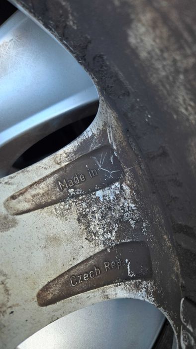 Koła letnie 16 cali Skoda Superb felgi aluminiowe opony 205/55R16