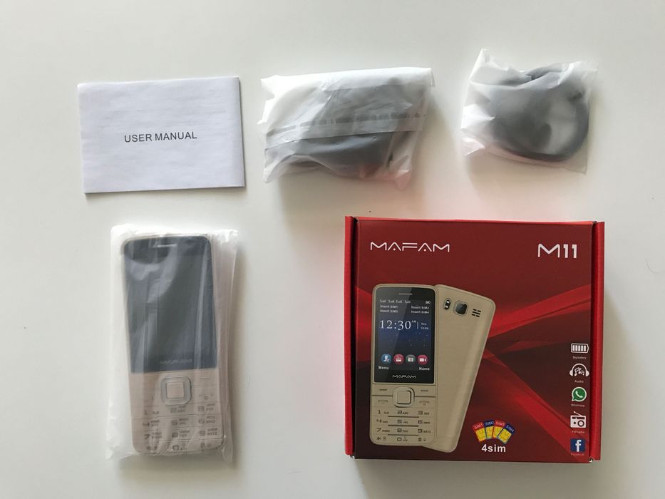 Мобільний телефон на 4 сімкарти