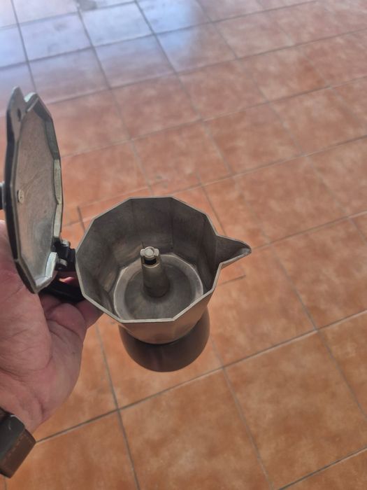 Cafeteira moka alumínio pequena