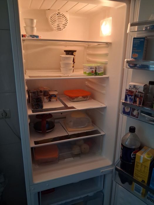 Vendo frigorífico Bosch branco em bom estado e económico