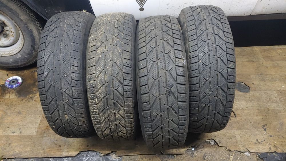 Комплект зимової гуми( резина, шини ) Taurus Winter розмір 205/65 R16