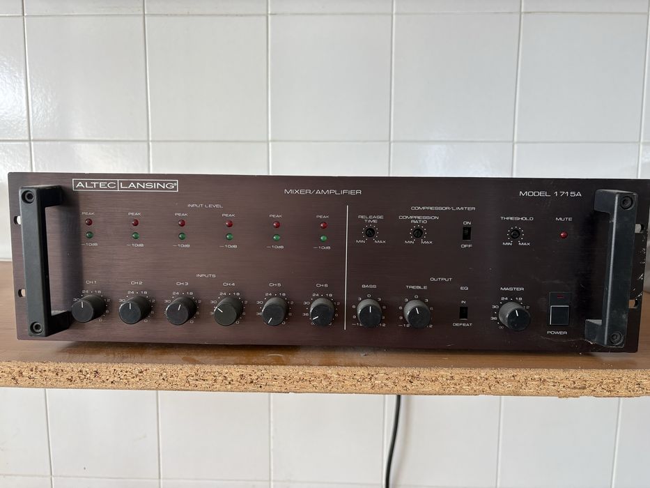 Amplificador Altec Lansing 1715A