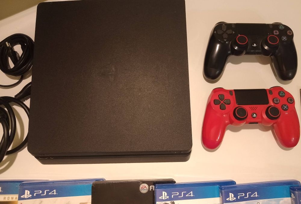 Ps4+2 pady+kable+7 gier