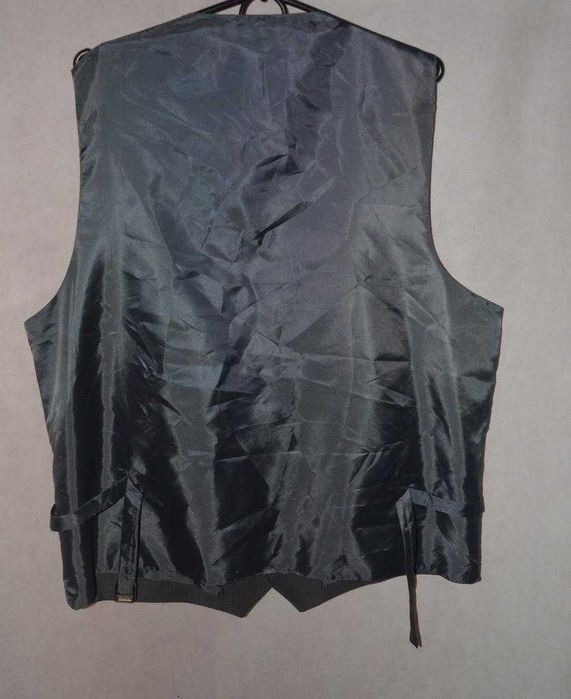 Elegancka garniturowa kamizelka Benetti 46