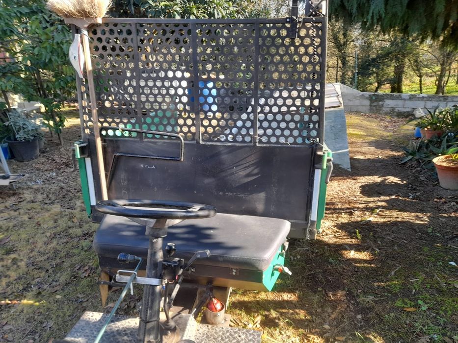 Motocultivador/trator com reboque