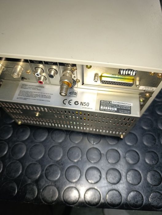 Професійний відеомагнітофон Sony SVO-9500MDP