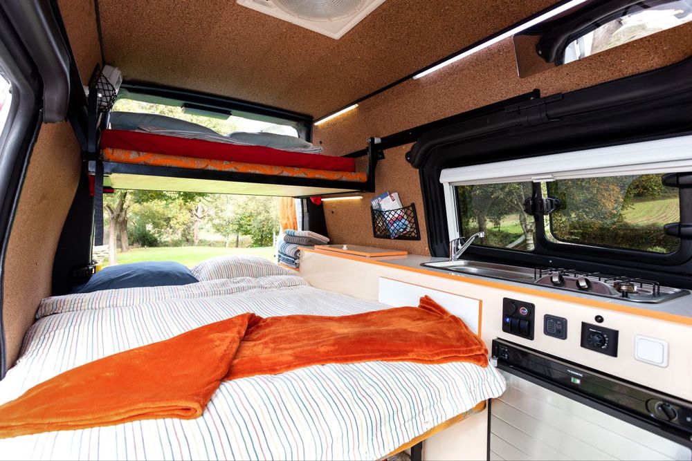 CAMPERVAN (autocaravana compacta)