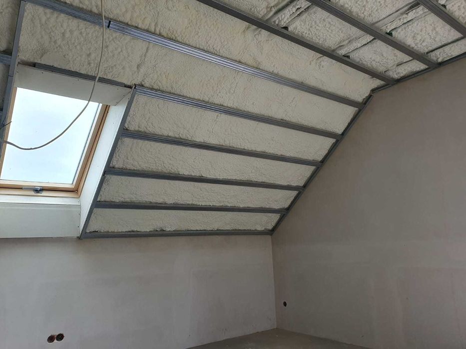 Piana pur hale poddasza strop izolacja dach ocieplanie docieplanie