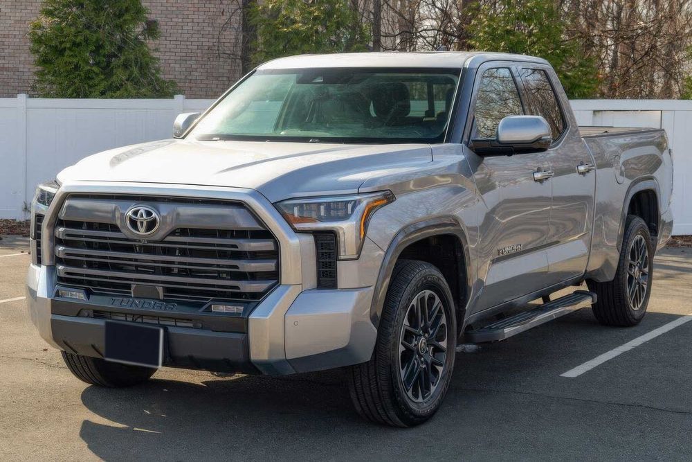 Toyota Tundra      2022