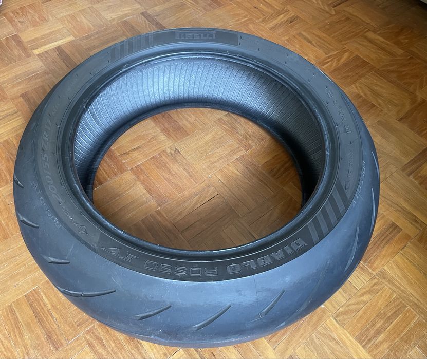 Pneu Pirelli Diablo Rosso IV