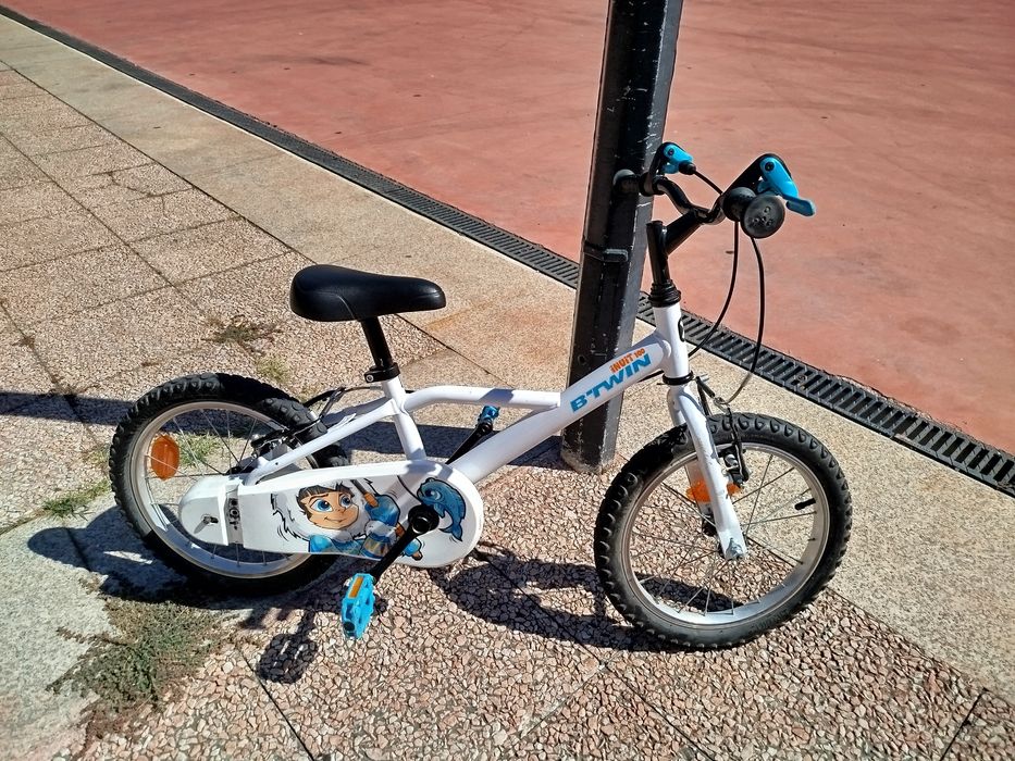 Bicicleta criança roda 16", com rodinhas oferta