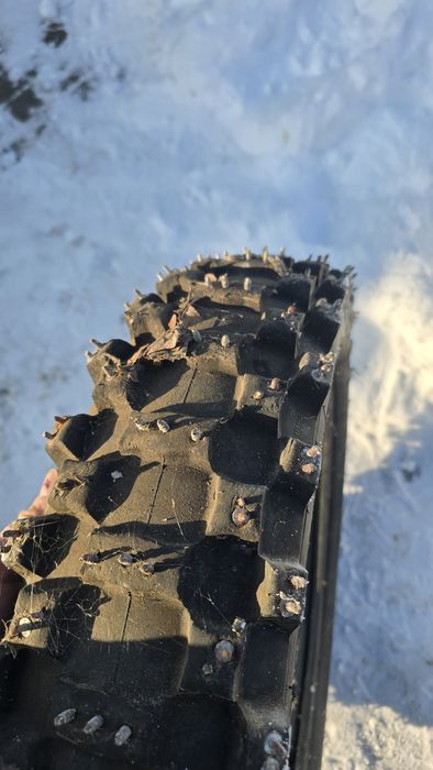 Opona z kolcami 140/80/18