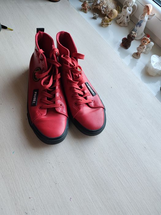 Czerwone trampki za kostkę