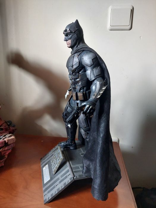 Hot toys justice league Tactical Suit