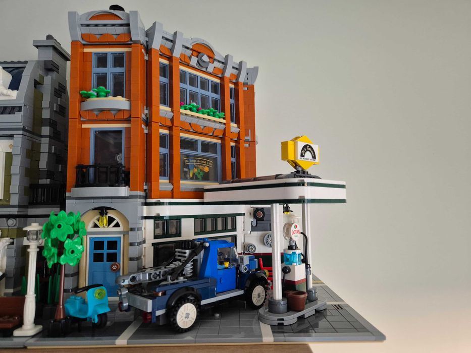 Kolekcja LEGO MODULAR: 10243 10255 10260 10264 10270 10278 10297 10312 40532 40586