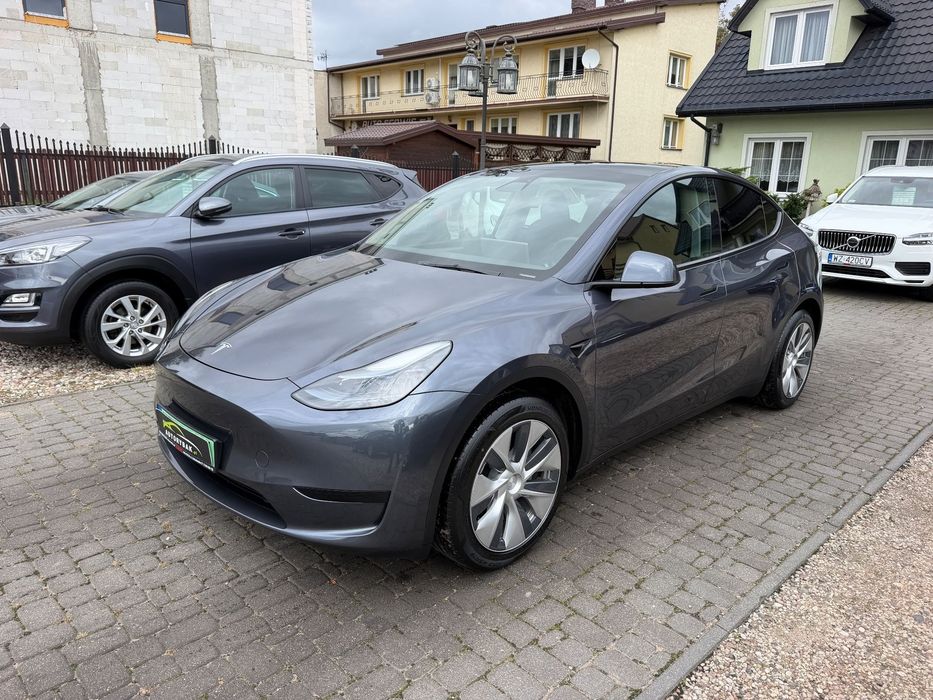 Tesla Y