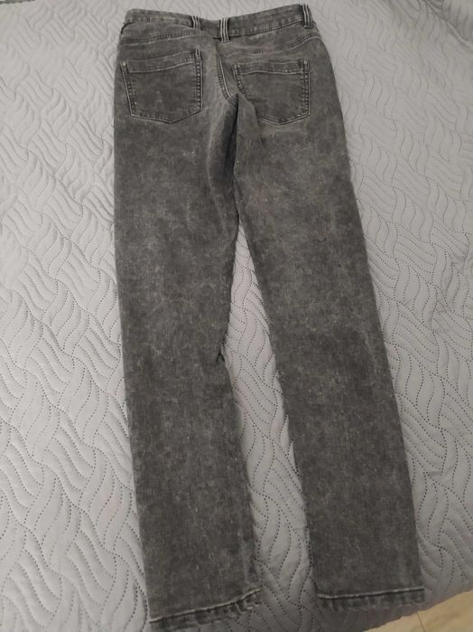 Spodnie marmurkowe jeansowe grubszy materiał