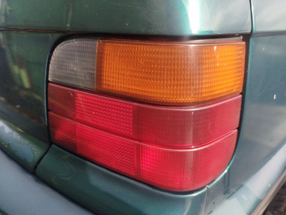 Farolim direito BMW 3 Touring (E36)