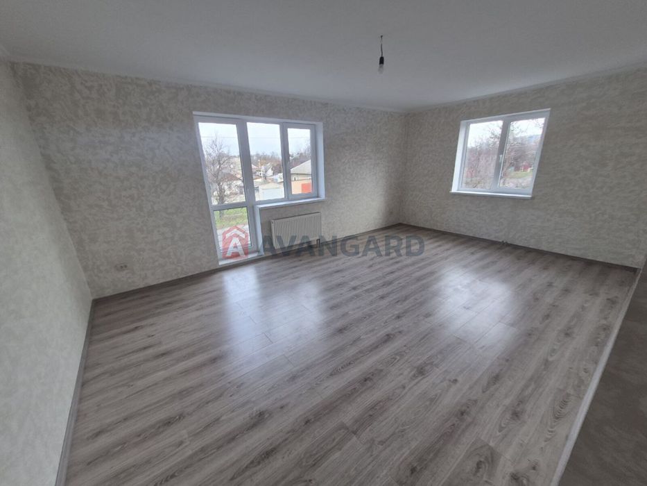 Продаж 2-поверхового будинку з ремонтом