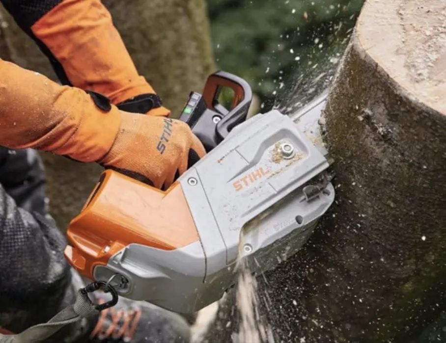 Спил,обрезка  деревьев