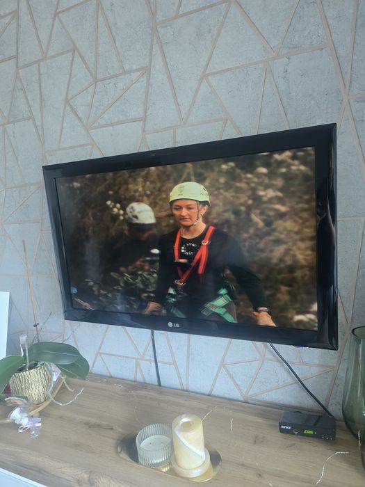 Tv telewizor LG OLG 37 cali sprawny plus dekoder