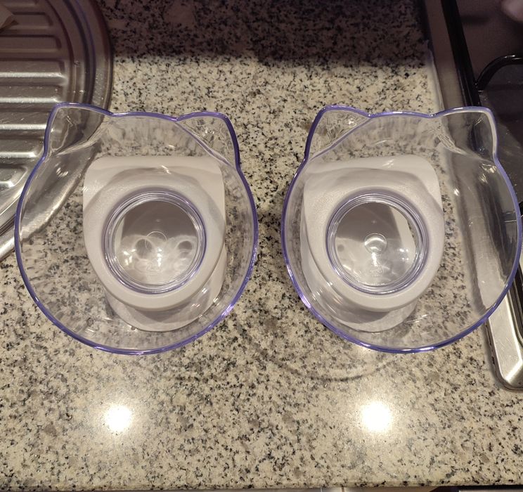Vendo conjunto de taças/comedouros para gatos