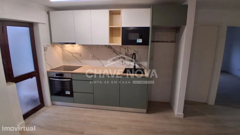 T2 Renovado c/ Varanda em Rio Tinto