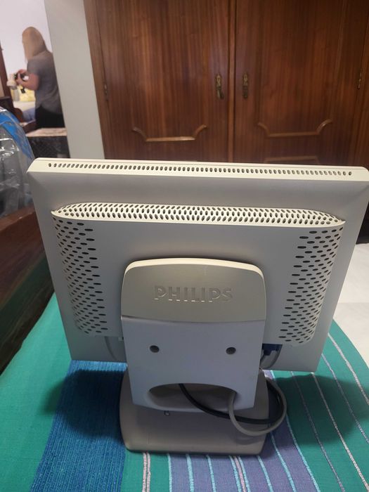 Monitor PC Philips 18" LCD formato 4:3