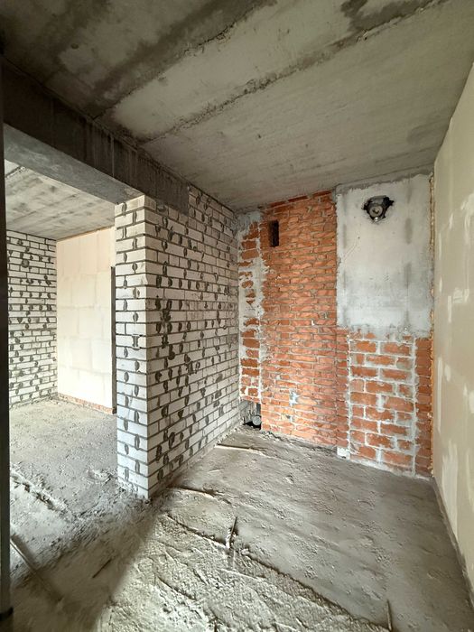 Велика квартира на Митниці в ЖК City Park з автономним опаленням