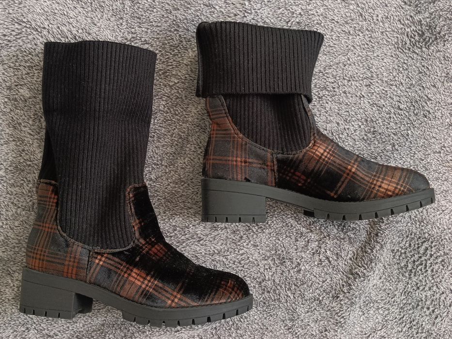 Botki w krate z materiałową cholewką 37