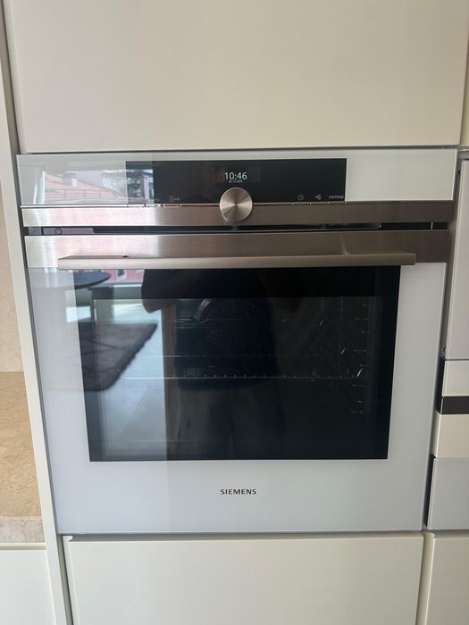 Forno Siemens HB673GBW1F — iQ700 — 71L — Pirólise — Excelente Estado