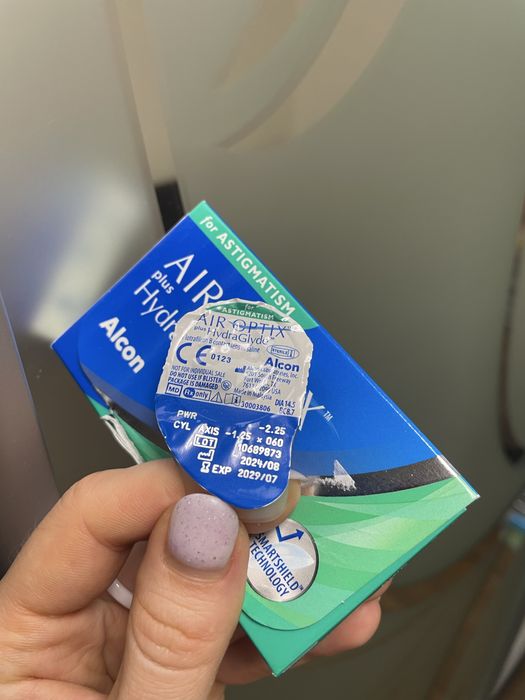 Лінза AIR OPTIX plus HydraGlyde for Astigmatism торична