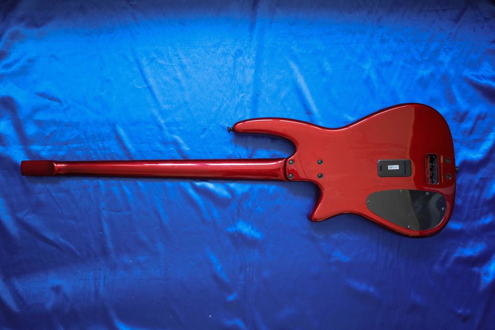 NS Design WAV4 Radius Bass 2016