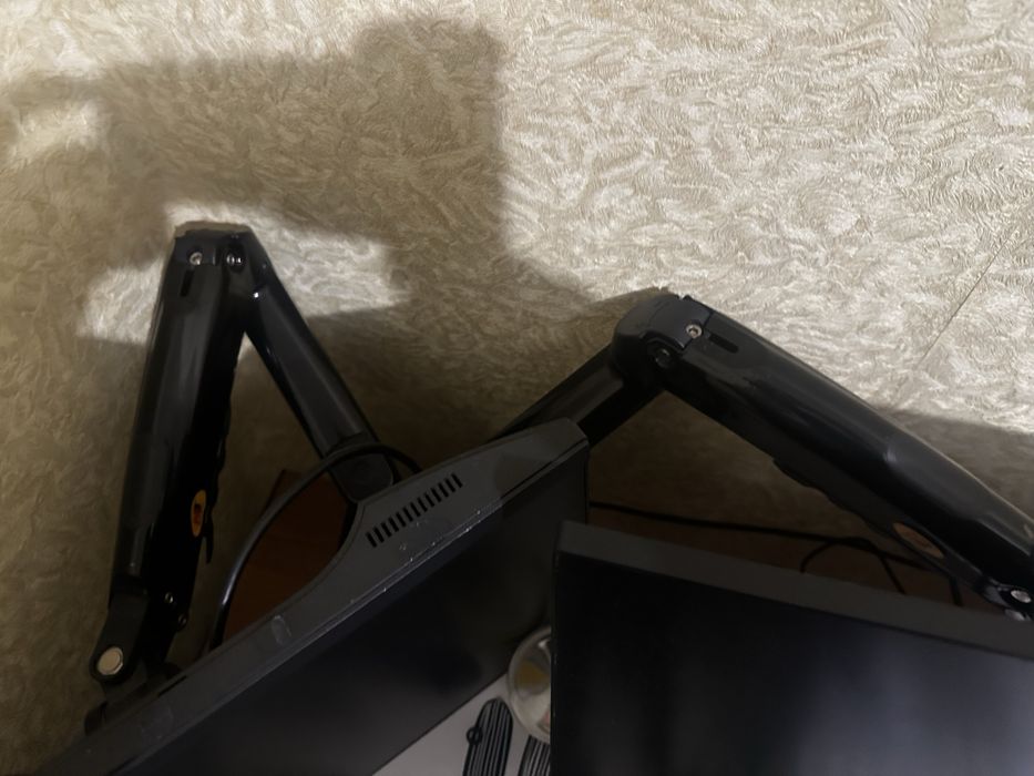 кранштейн для моніторів 24-32 дюйма