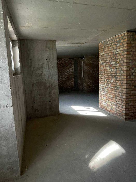 Продаж комерційного приміщення під магазин, шоурум, студію  69.2 м2