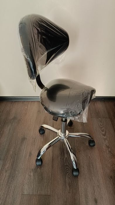 Стілець. Стілець - сідло. Нове.