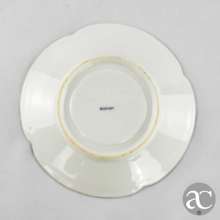 Chávena de café e pires, Arte Nova, em lustrina “Lembrança”