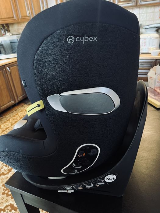 Дитяче Автокрісло Cybex Sirona Z i-Size Platinum