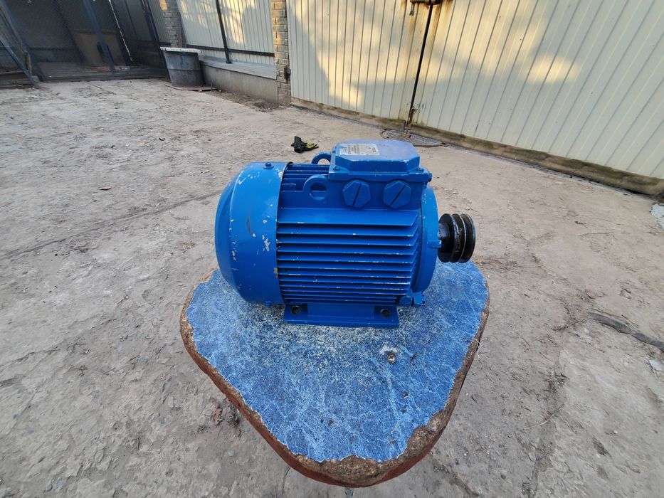 Електродвигатель електромотор АИР 100L8 1.5 квт 750 об/мин 220/380В