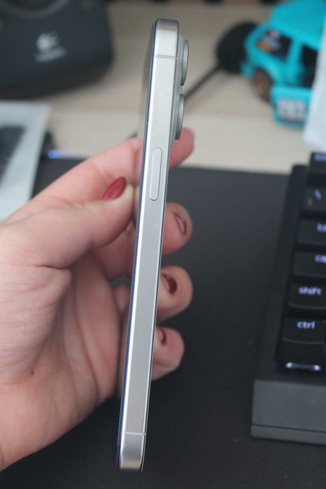 Iphone 15 pro max como novo
