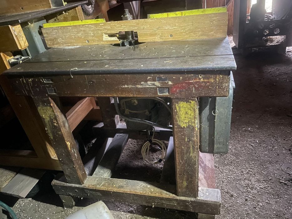 Фрезерний станок по дереву