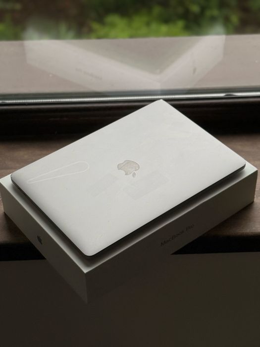 MacBook Pro 2020 16 GB , 500 gb