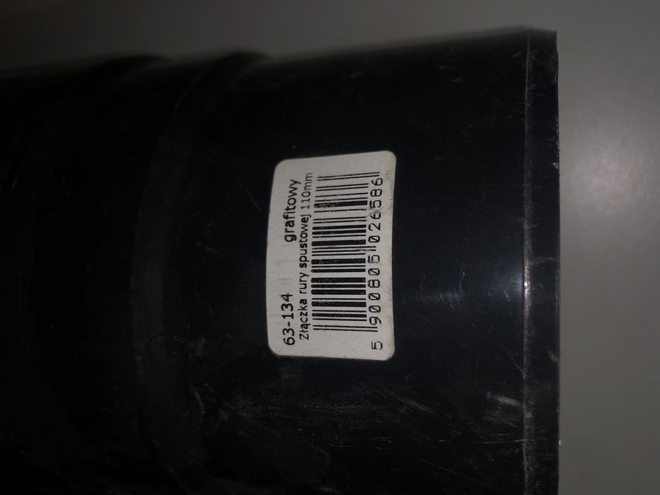 Łącznik rury spustowej grafitowy.