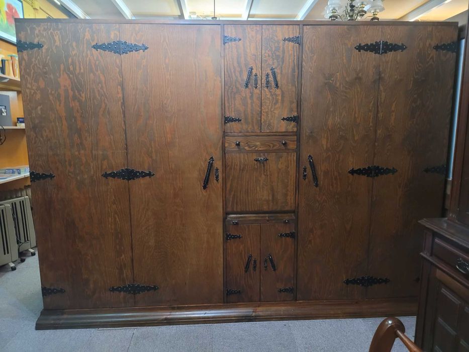 Grande móvel rustico em madeira maciça com cama encastrada - óptimo