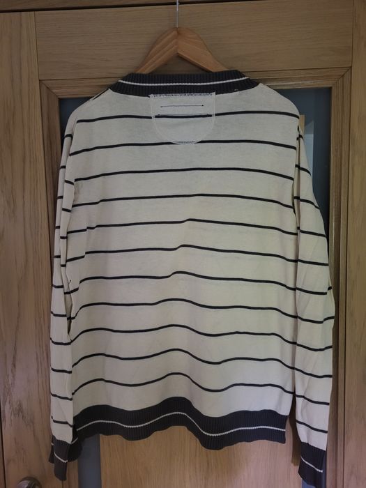 Sweter beżowy w serek Wrangler