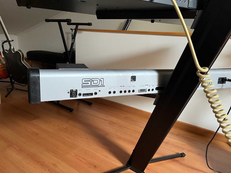Teclado Profissional KETRON SD1 PLUS Troco por subwoofer 18" amplificado